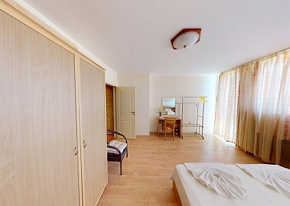 Große Dreizimmerwohnung in einer guten Anlage. Foto 18