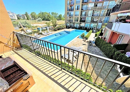 Przytulne studio z widokiem na basen. Zdjęcie 7