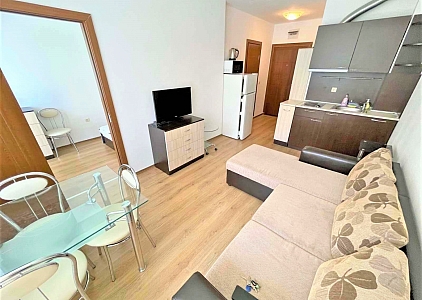 Przytulne studio z widokiem na basen. Zdjęcie 13