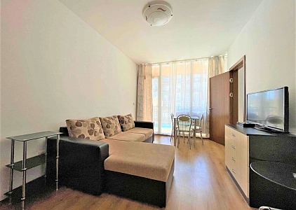 Przytulne studio z widokiem na basen. Zdjęcie 2