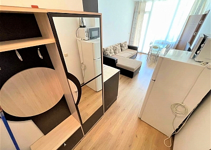 Przytulne studio z widokiem na basen. Zdjęcie 9