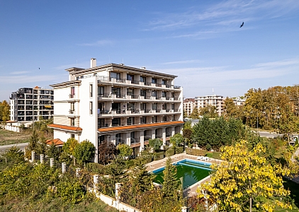 Excellent studio with pool view in a cozy complex. Photo 4 Excellent studio with pool view in a cozy complex. Photo 4