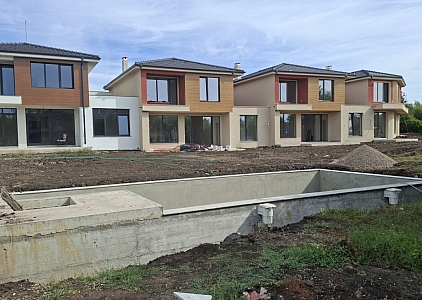 Modern houses with a swimming pool in the Lahana area, between Sarafovo and Pomorie. Photo 8