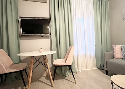 Студия с новой мебелью . Фото 3