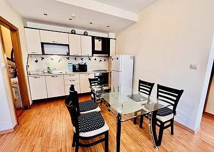 Wiederverkauf im Garden of Eden-Komplex. Foto 3