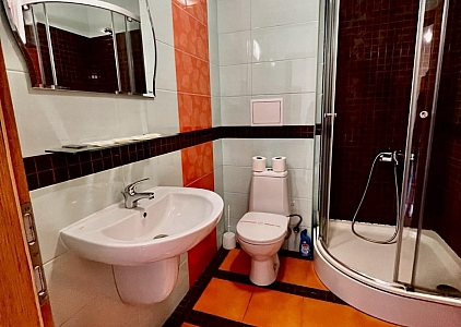 Wiederverkauf im Garden of Eden-Komplex. Foto 11