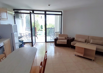 Spacious apartment with access to the pool. Photo 2