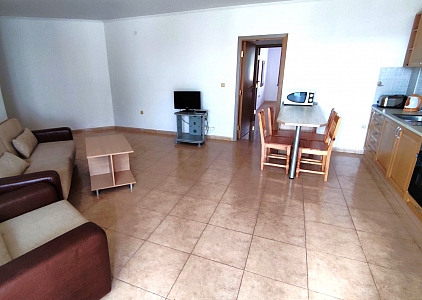 Spacious apartment with access to the pool. Photo 15