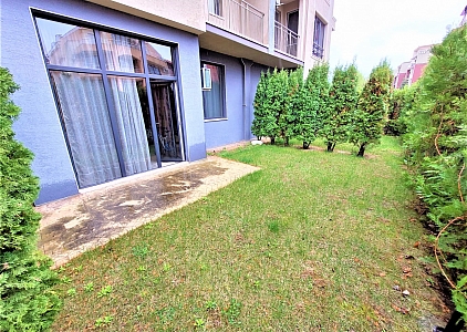 Geräumige Wohnung mit Liegewiese in schöner Anlage. Foto 4