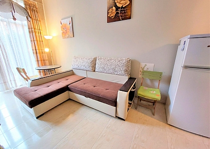 Geräumige Wohnung mit Liegewiese in schöner Anlage. Foto 1