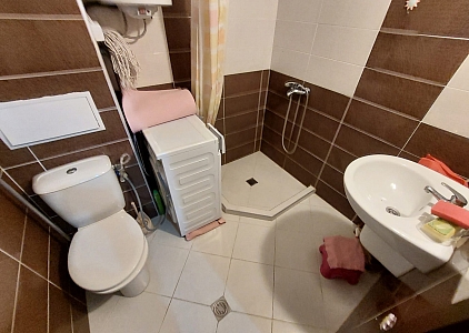 Geräumige Wohnung mit Liegewiese in schöner Anlage. Foto 17