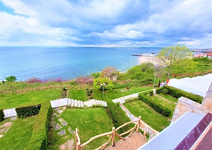 Apartment mit Panoramablick auf das Meer in der ersten Reihe. Foto 2