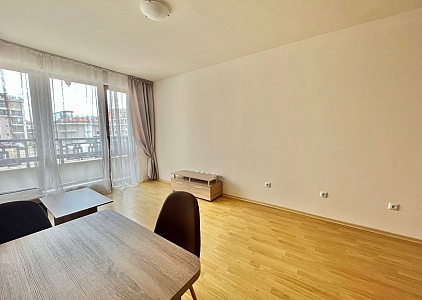 Spacious apartment with new furniture overlooking the pool. Photo 5 Spacious apartment with new furniture overlooking the pool. Photo 5