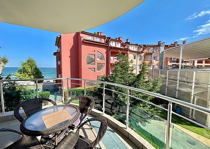 Large apartment with sea views 50 meters from the beach. Photo 1 Large apartment with sea views 50 meters from the beach. Photo 1