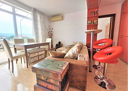 Large apartment with panoramic terrace . Photo 1