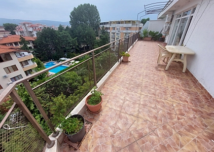 Large apartment with panoramic terrace . Photo 4