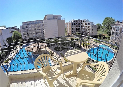 Большая студия с видом на бассейн в красивом комплексе. Фото 7