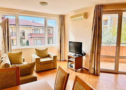 Spacious three-room apartment in a complex on the second line from the sea. Photo 2 Spacious three-room apartment in a complex on the second line from the sea. Photo 2