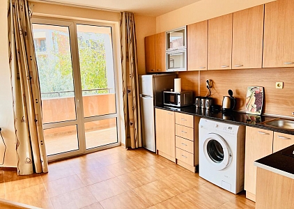 Spacious three-room apartment in a complex on the second line from the sea. Photo 13 Spacious three-room apartment in a complex on the second line from the sea. Photo 13