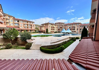 Spacious three-room apartment in a complex on the second line from the sea. Photo 1 Spacious three-room apartment in a complex on the second line from the sea. Photo 1