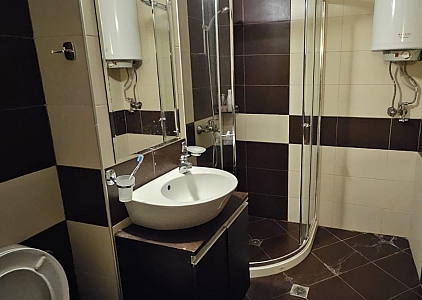 Beautiful apartment overlooking the pool. Photo 12