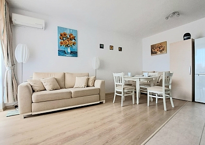 Beautiful two-room apartment 300 meters from the beach. Photo 4