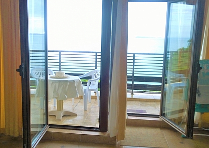 Apartment mit Panoramablick auf das Meer in der ersten Reihe. Foto 11