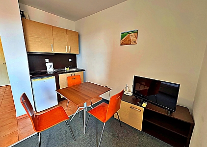 Studio in einem großen Komplex in erster Reihe. Foto 5