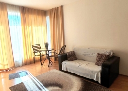 Large 1 bedroom apartment close to the sea!. Photo 5