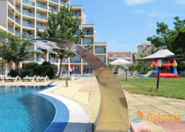 Large apartment with pool view. Photo 5