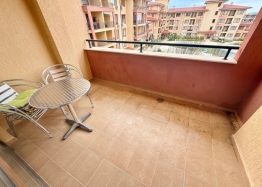 Apartment with a view of the large complex area. Photo 11