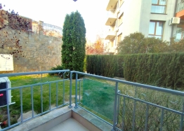 Apartament z trawnikiem w drugiej linii od morza. Zdjęcie 6