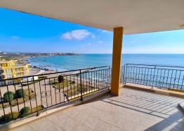 Трехкомнатная квартира с шикарным видом на море на первой линии. Фото 12