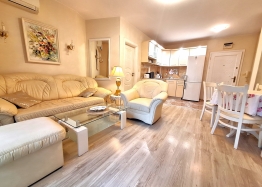 Ausgezeichnete Wohnung in einer schönen Anlage in Nessebar. Foto 1