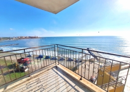 Квартира с панорамным видом на море на первой линии. Фото 9