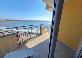 Квартира с панорамным видом на море на первой линии. Фото 18