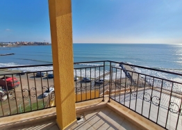 Квартира с панорамным видом на море на первой линии. Фото 8