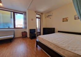 Spacious studio on the first line. Photo 14