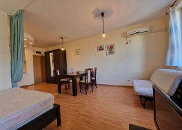 Spacious studio on the first line. Photo 15