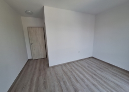 Prostorný třípokojový byt s velkou terasou. Foto 14