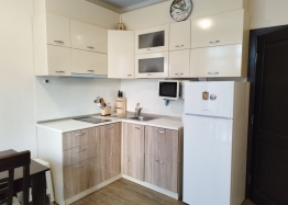 Apartament z trawnikiem w drugiej linii od morza. Zdjęcie 9
