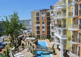 Роскошный трехкомнатный апартамент в центральной части Солнечного берега. Фото 1 Роскошный трехкомнатный апартамент в центральной части Солнечного берега. Фото 1