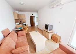 Двухкомнатная квартира в комплексе Сани Дей 3 на Солнечном берегу. Фото 1