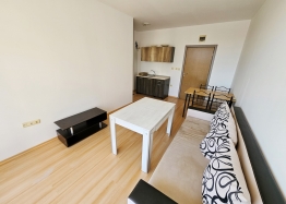 Jednoložnicový apartmán s výhledem na bazén ve velkém rodinném komplexu. Foto 3