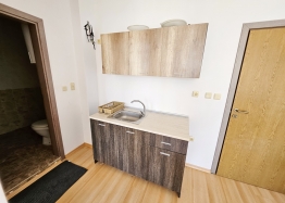 Jednoložnicový apartmán s výhledem na bazén ve velkém rodinném komplexu. Foto 4