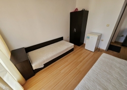 Jednoložnicový apartmán s výhledem na bazén ve velkém rodinném komplexu. Foto 6