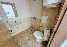 Jednoložnicový apartmán s výhledem na bazén ve velkém rodinném komplexu. Foto 10