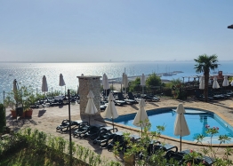 Beautiful apartment with panoramic sea view on the first line. Photo 4