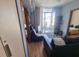 Three-room apartment with pool view in excellent complex. Photo 4