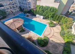 Three-room apartment with pool view in excellent complex. Photo 11